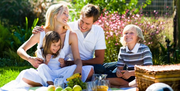 Dinheiro e felicidade: como aproveitar bem essa relação? família rica e feliz.
