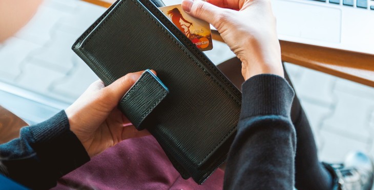 carteira com cartão de crédito