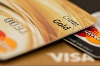 Como aumentar o limite do cartão de crédito sem gastar mais?