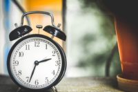 9 dicas para acordar mais cedo e tornar o dia mais produtivo