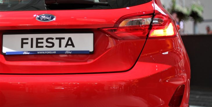 Como alugar um carro no exterior sem pagar IOF?