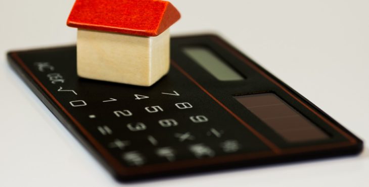 Como a política afeta o mercado de investimento imobiliário?
