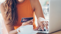 Cartão de crédito grátis: vale a pena escolher um cartão sem anuidade?