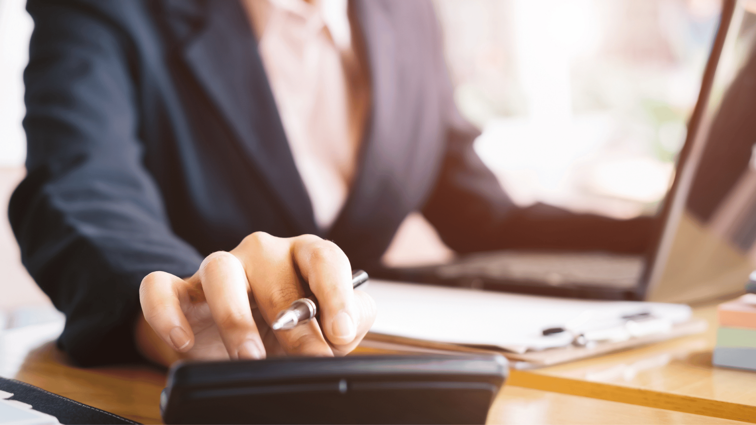 Como calcular o índice de solvência geral de um negócio?